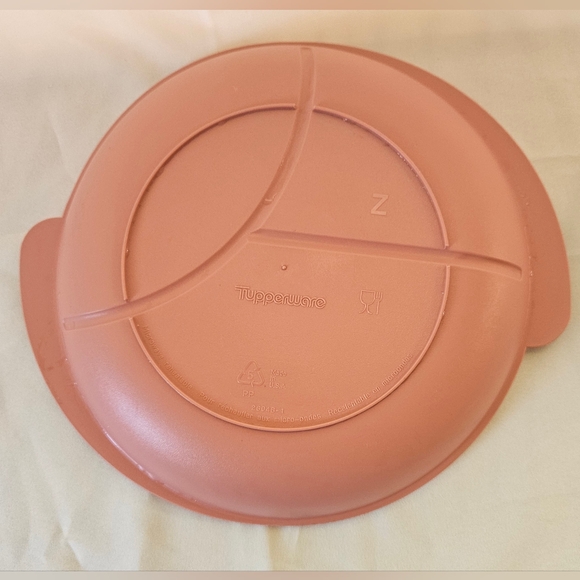 Vintage Tupperware #2604A-2 Divided Reheatable Divided Dish With Lid Pink - Picture 4 of 5